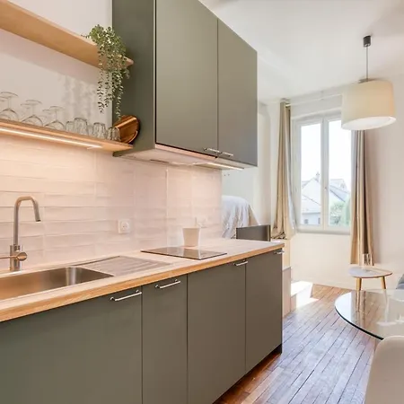 T2 Design Refait à Neuf Rer C Direct Paris