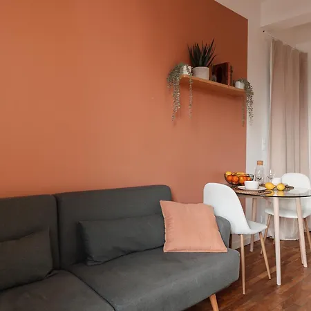 Apartment T2 Design Refait A Neuf Rer C Direct Paris