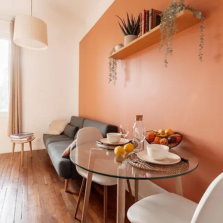 T2 Design Refait à Neuf Rer C Direct Paris *