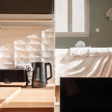 Lejlighed T2 Design Refait A Neuf Rer C Direct Paris