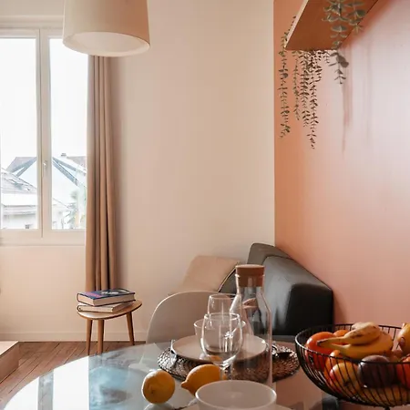 Apartment T2 Design Refait A Neuf Rer C Direct Paris